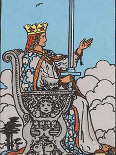 Tarot karta Kraljica meči — pokončno
